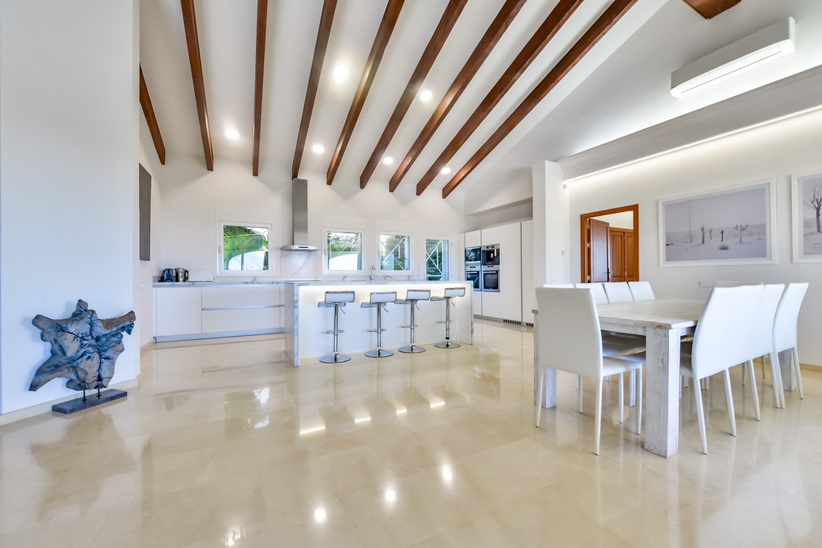 4495ALT Luxuriöse Villa mit Meerblick und geräumigem Gästehaus zum Verkauf in Sierra de Altea4495ALT Luxueuze villa met zeezicht en ruim gastenverblij