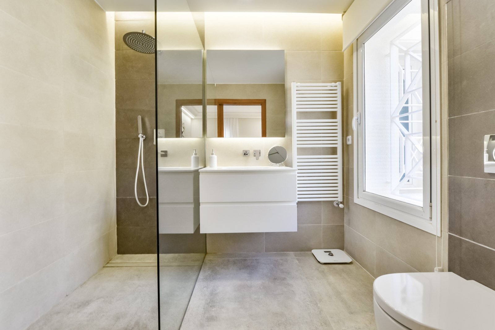 4495ALT Luxuriöse Villa mit Meerblick und geräumigem Gästehaus zum Verkauf in Sierra de Altea4495ALT Luxueuze villa met zeezicht en ruim gastenverblij