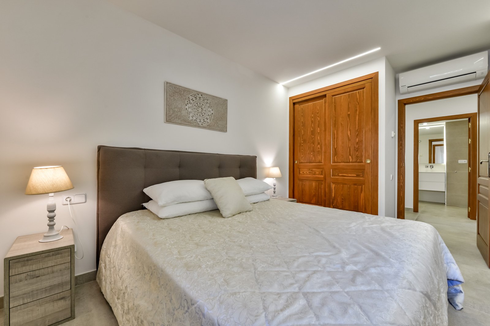 4495ALT Luxuriöse Villa mit Meerblick und geräumigem Gästehaus zum Verkauf in Sierra de Altea4495ALT Luxueuze villa met zeezicht en ruim gastenverblij