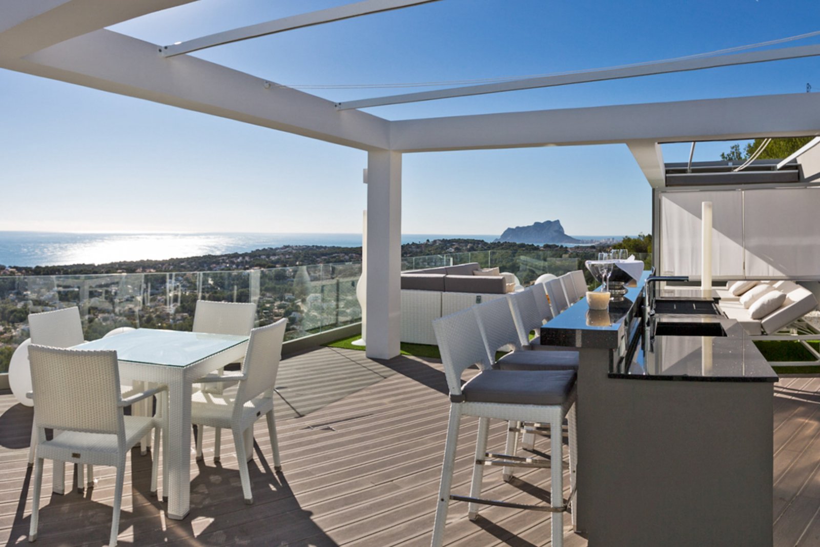 9002MOR Moderne Villa mit Panoramablick auf das Meer in Moraira zu verkaufen.