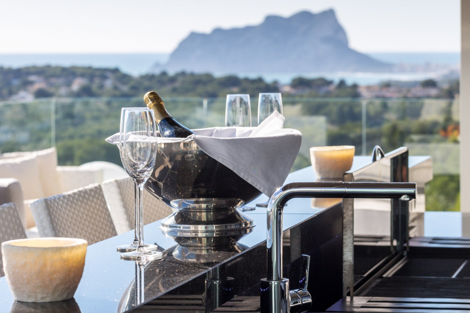 9002MOR Moderne Villa mit Panoramablick auf das Meer in Moraira zu verkaufen.