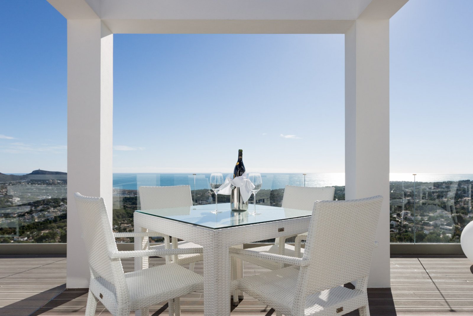 9002MOR Moderne Villa mit Panoramablick auf das Meer in Moraira zu verkaufen.