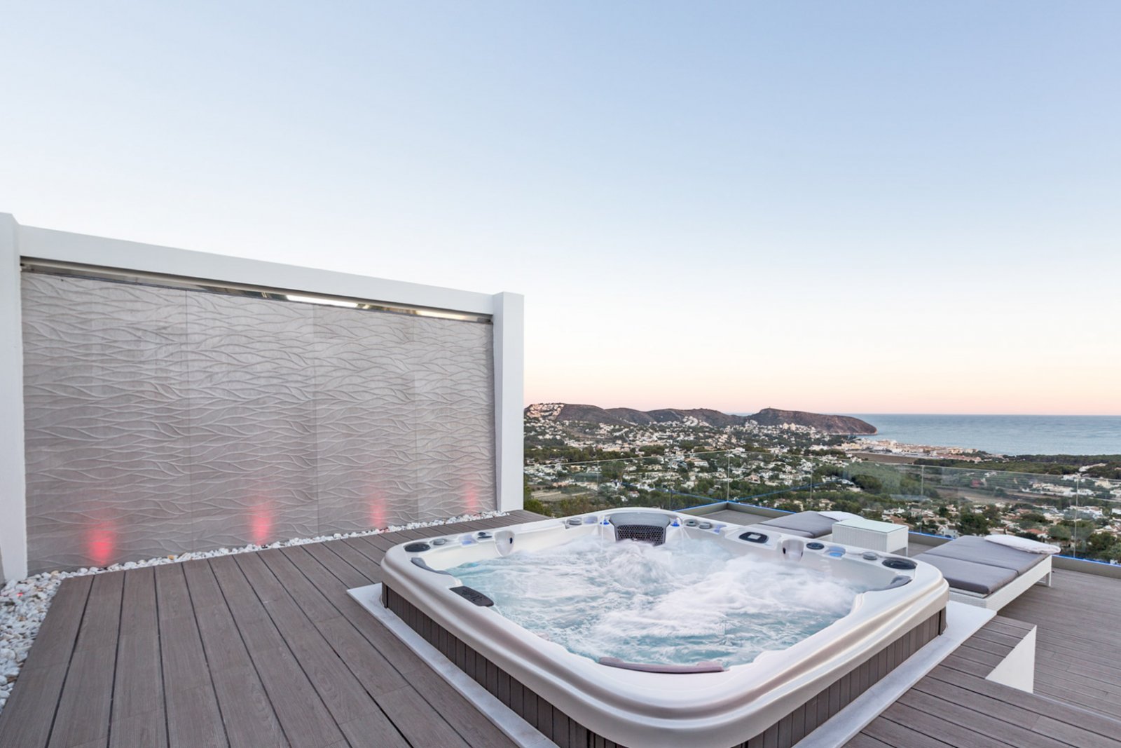 9002MOR Moderne Villa mit Panoramablick auf das Meer in Moraira zu verkaufen.