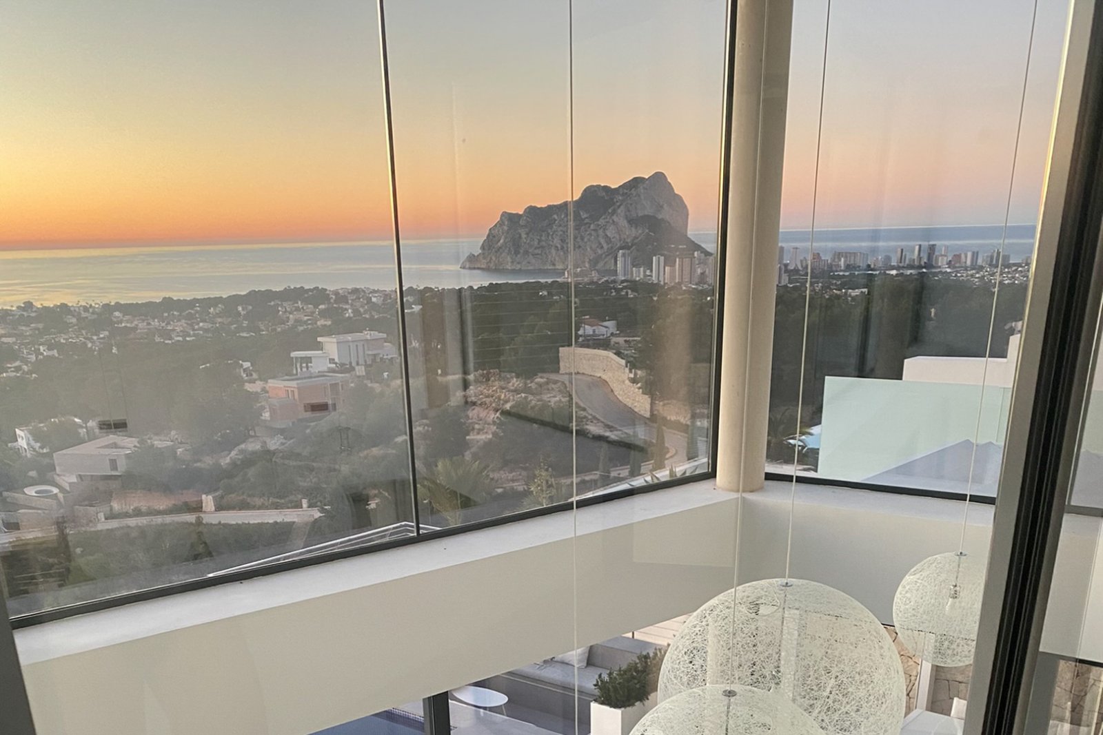 4442BEN Moderne Villa mit atemberaubendem Meerblick in Benissa zu verkaufen