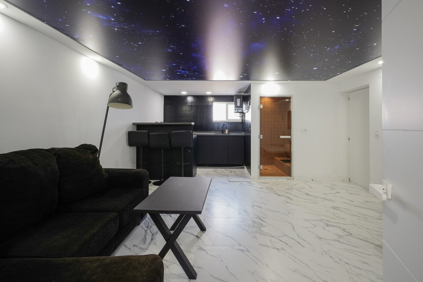 C3XY4574CAL Renovierte Villa mit 5 Schlafzimmern zu verkaufen, 500 m vom Strand und Zentrum von Calpe entfernt