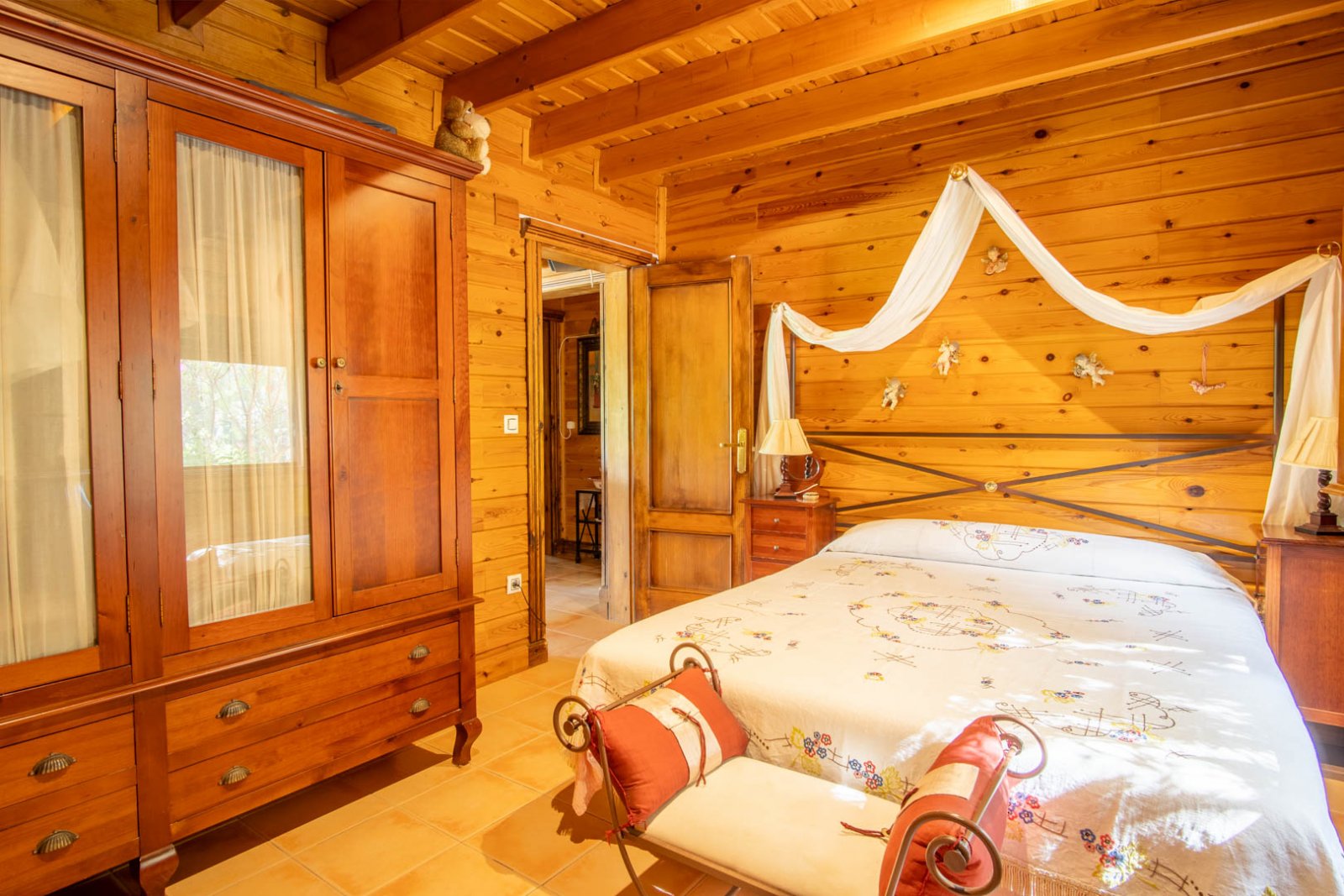 C3XY8197ORB Großer Bauernhof mit viel Land und Stall zum Verkauf in Orba