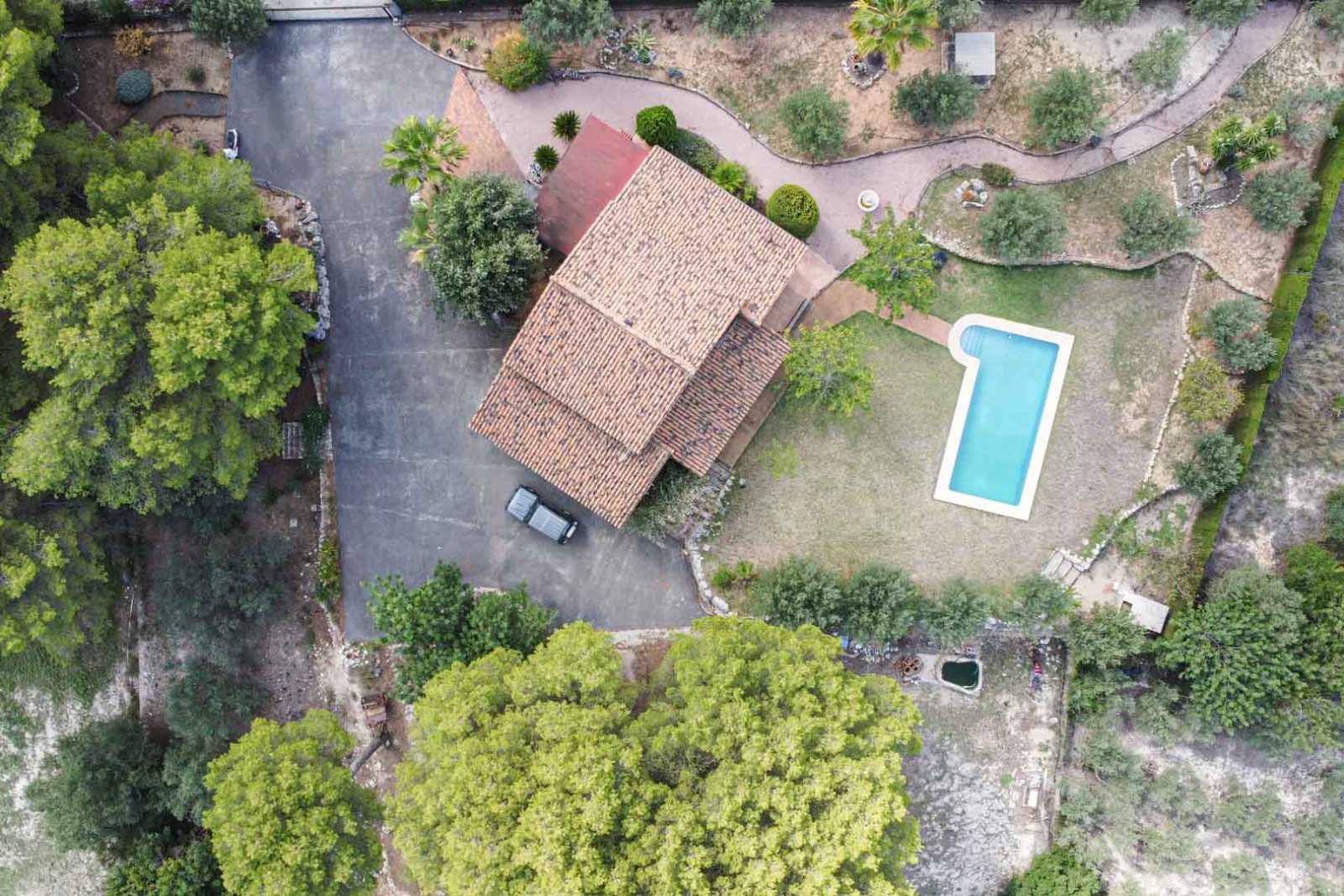 C3XY8197ORB Großer Bauernhof mit viel Land und Stall zum Verkauf in Orba