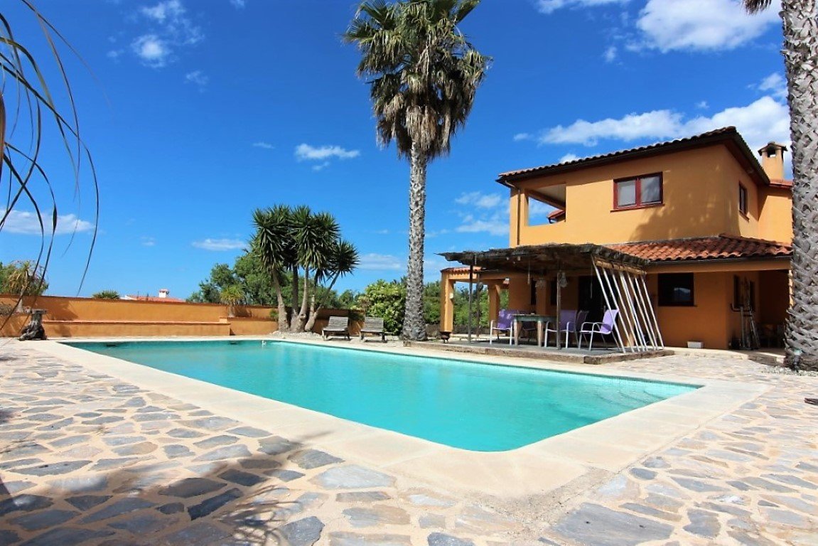 6152PED Geräumige Finca auf einem flachen Grundstück in Pedreguer zu verkaufen