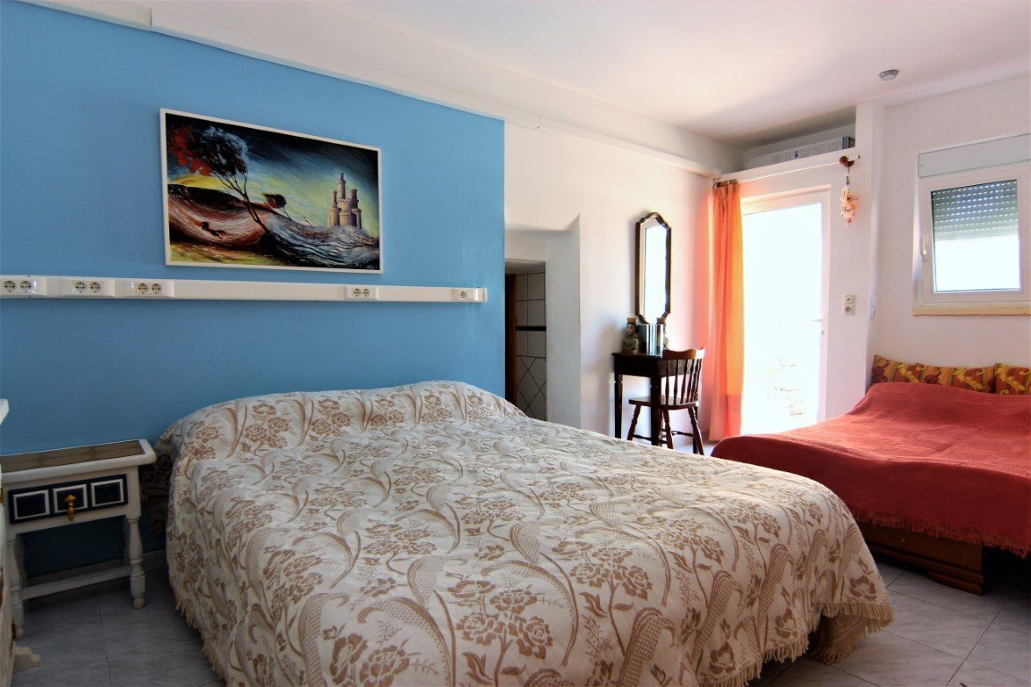 6197BEN Schöne 8 Schlafkamer Villa nur wenige Gehminuten vom Meer entfernt zum verkauf in Benissa