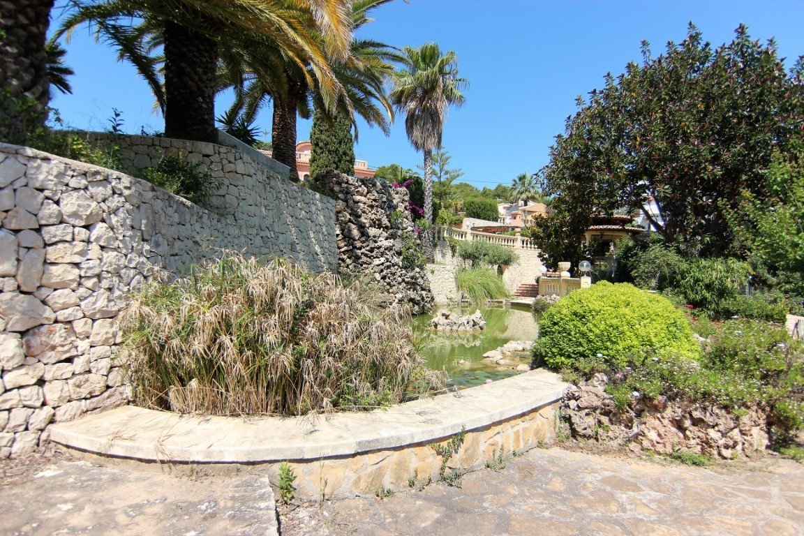 6197BEN Schöne 8 Schlafkamer Villa nur wenige Gehminuten vom Meer entfernt zum verkauf in Benissa