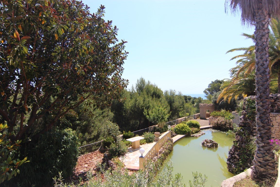 6197BEN Schöne 8 Schlafkamer Villa nur wenige Gehminuten vom Meer entfernt zum verkauf in Benissa