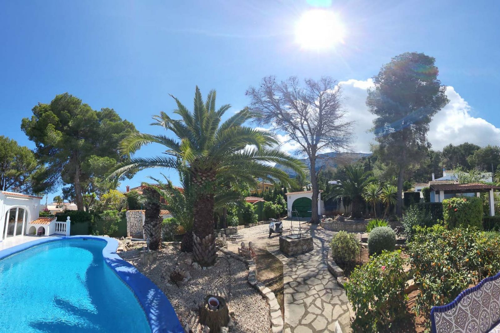 8034DEN Villa mit teilweisem Meerblick zum Verkauf in El Montgó, Denia.