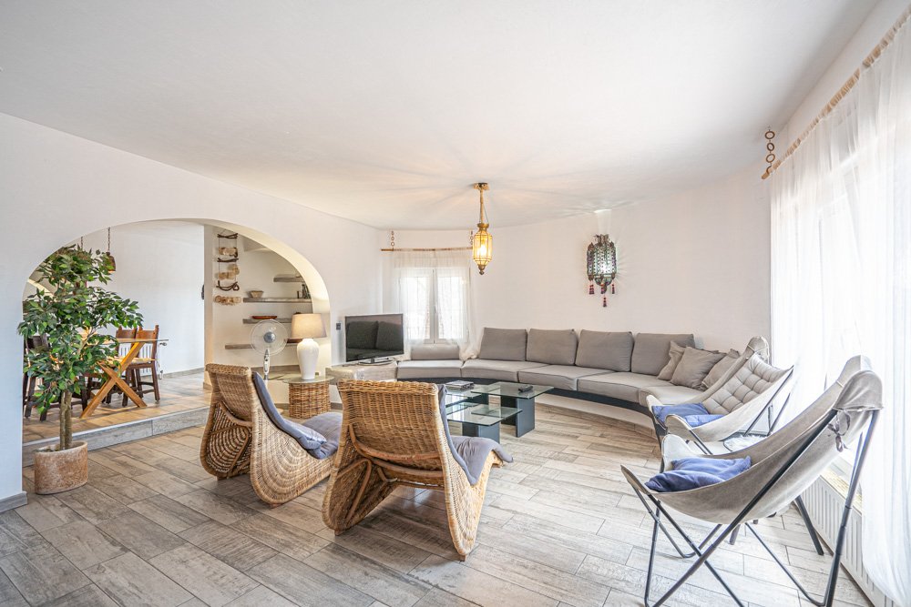 4223CAL Renovierte Villa mit Meerblick und gutem Mietpotenzial zum Verkauf nahe dem Zentrum von Calpe