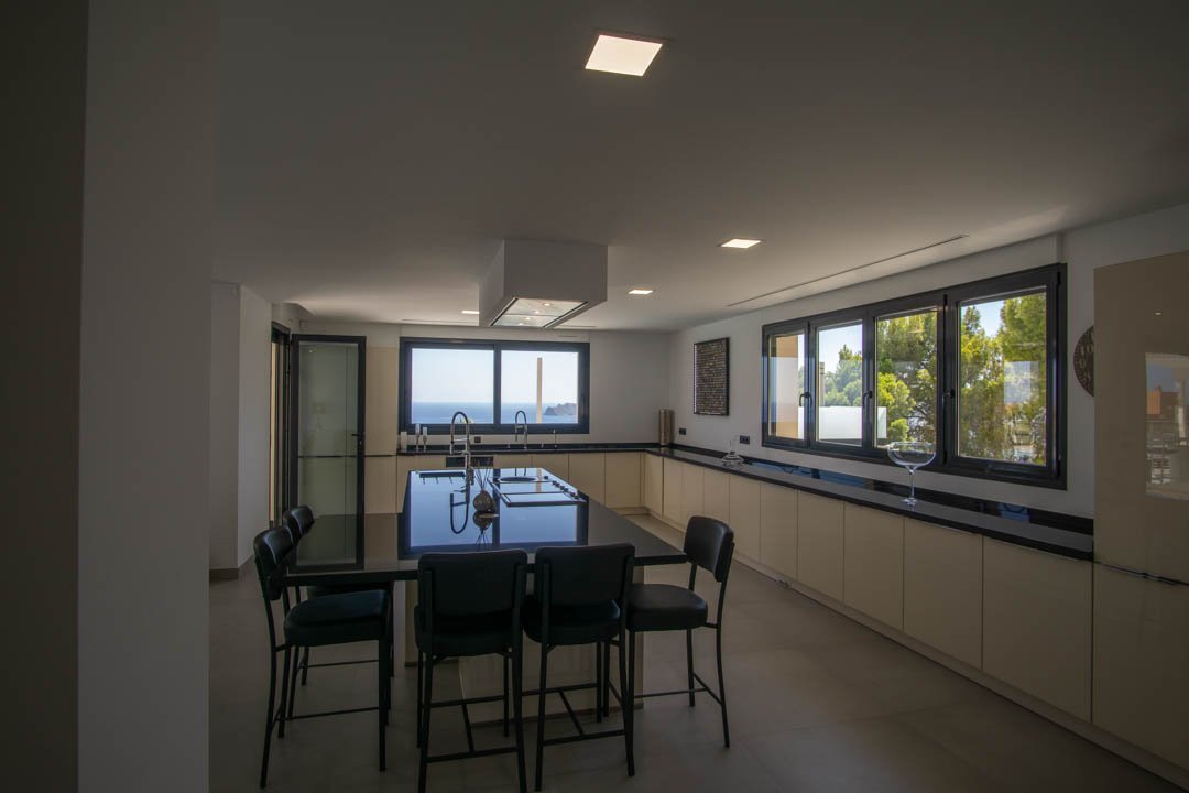 C3XY7000ALT Geräumige Villa zum Verkauf mit Meerblick in Altea