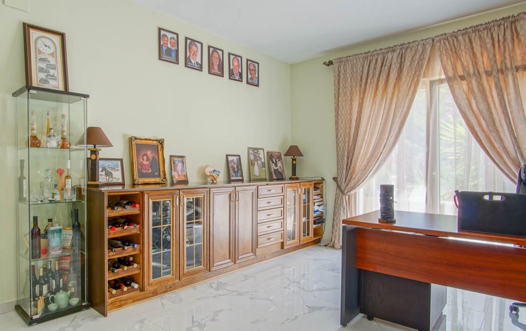 7058NUC Wunderschönes, großes, renoviertes mediterranes Landhaus in La Nucia zu verkaufen