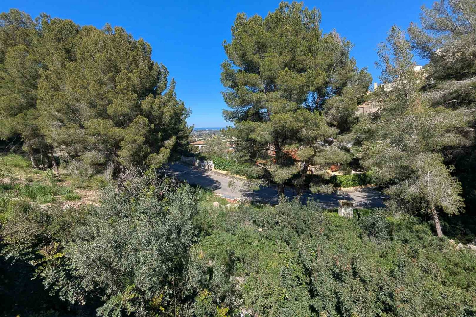 8185PED Komplex im Bau befindlicher unabhängiger Villen mit privatem Pool und teilweisem Meerblick zum Verkauf in Pedreguer.