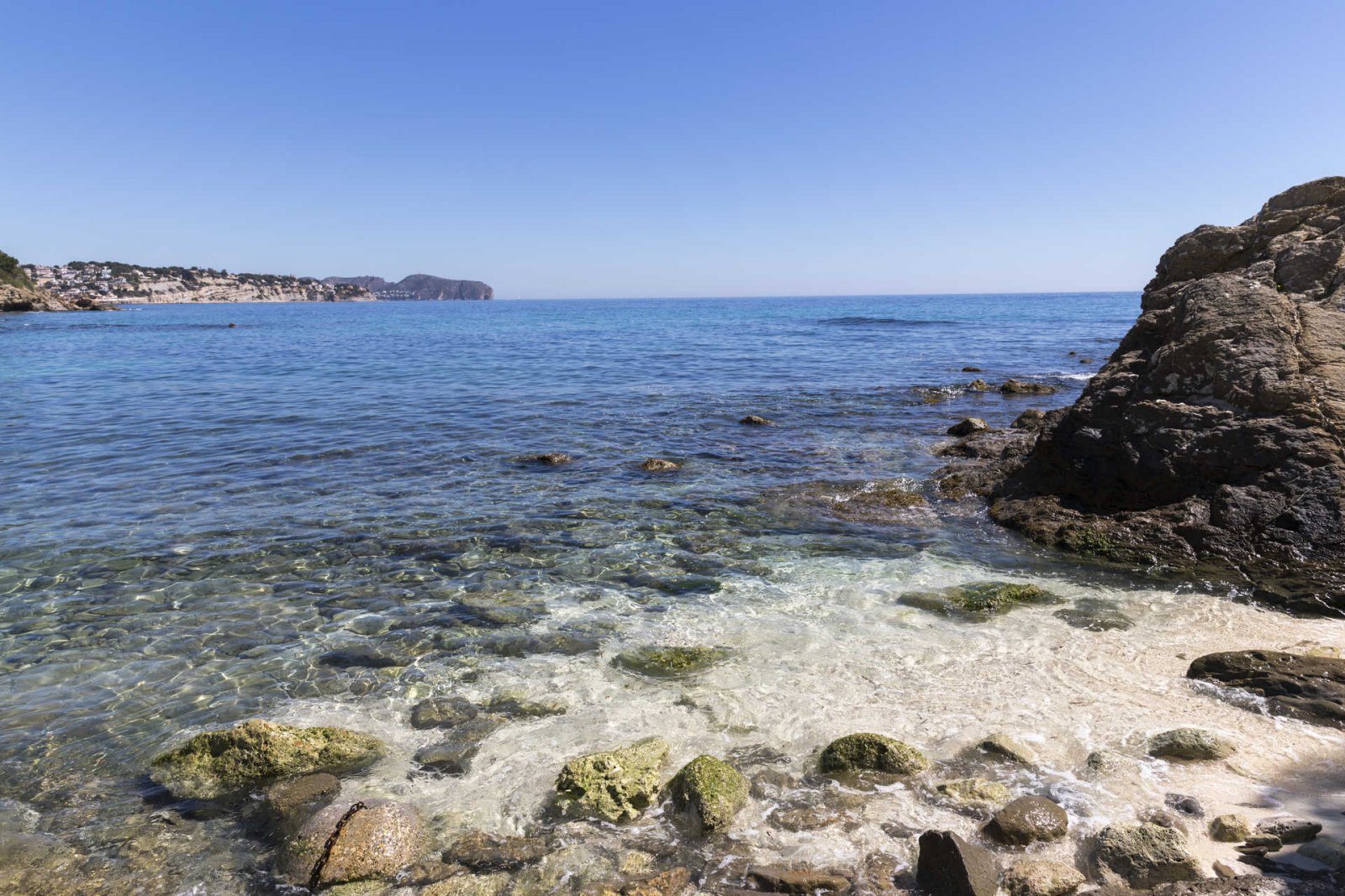 4446JAV Moderne Neubauvilla in kurzer Entfernung zum Strand La Fustera, Benissa zu verkaufen