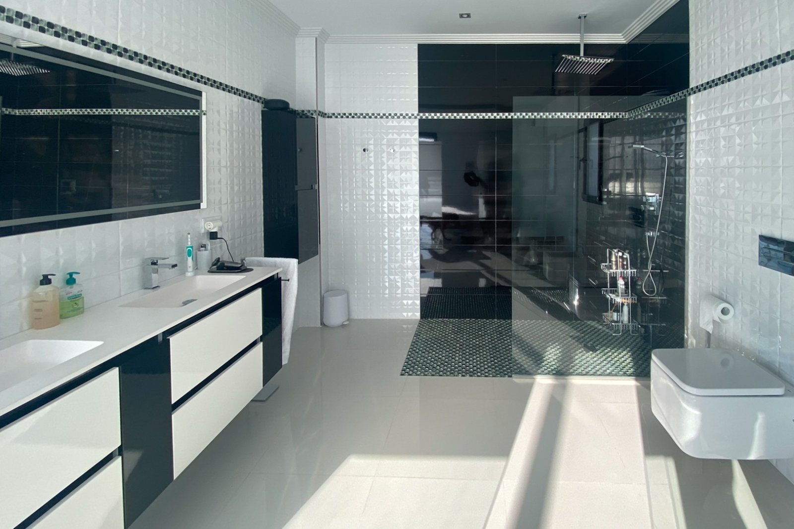 4442BEN Moderne Villa mit atemberaubendem Meerblick in Benissa zu verkaufen