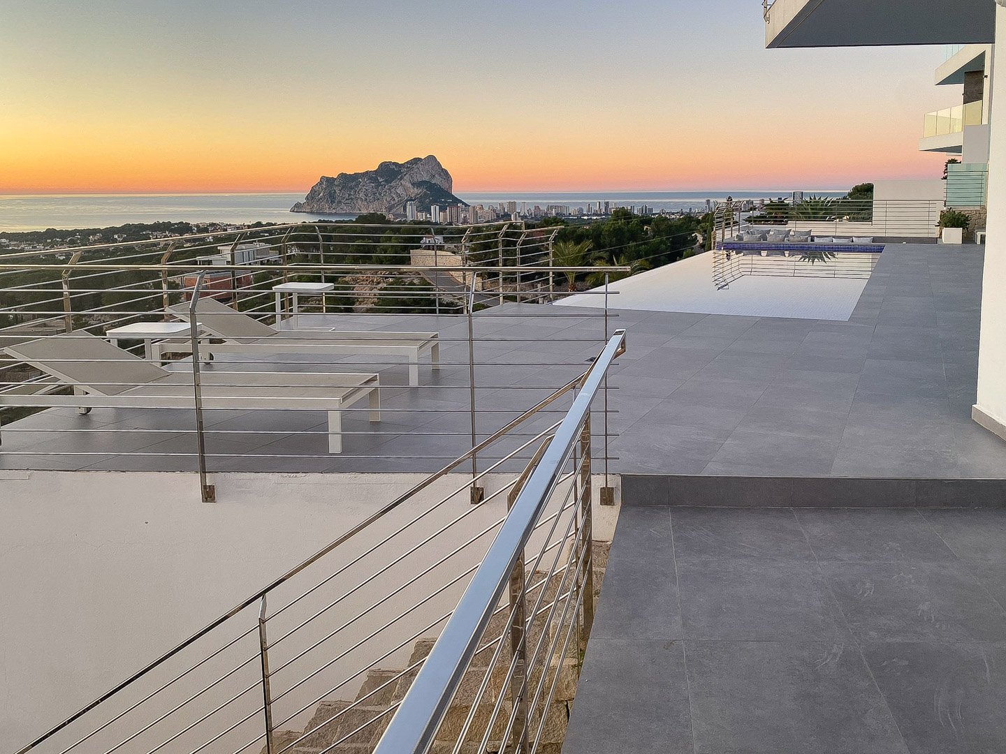 4442BEN Moderne Villa mit atemberaubendem Meerblick in Benissa zu verkaufen