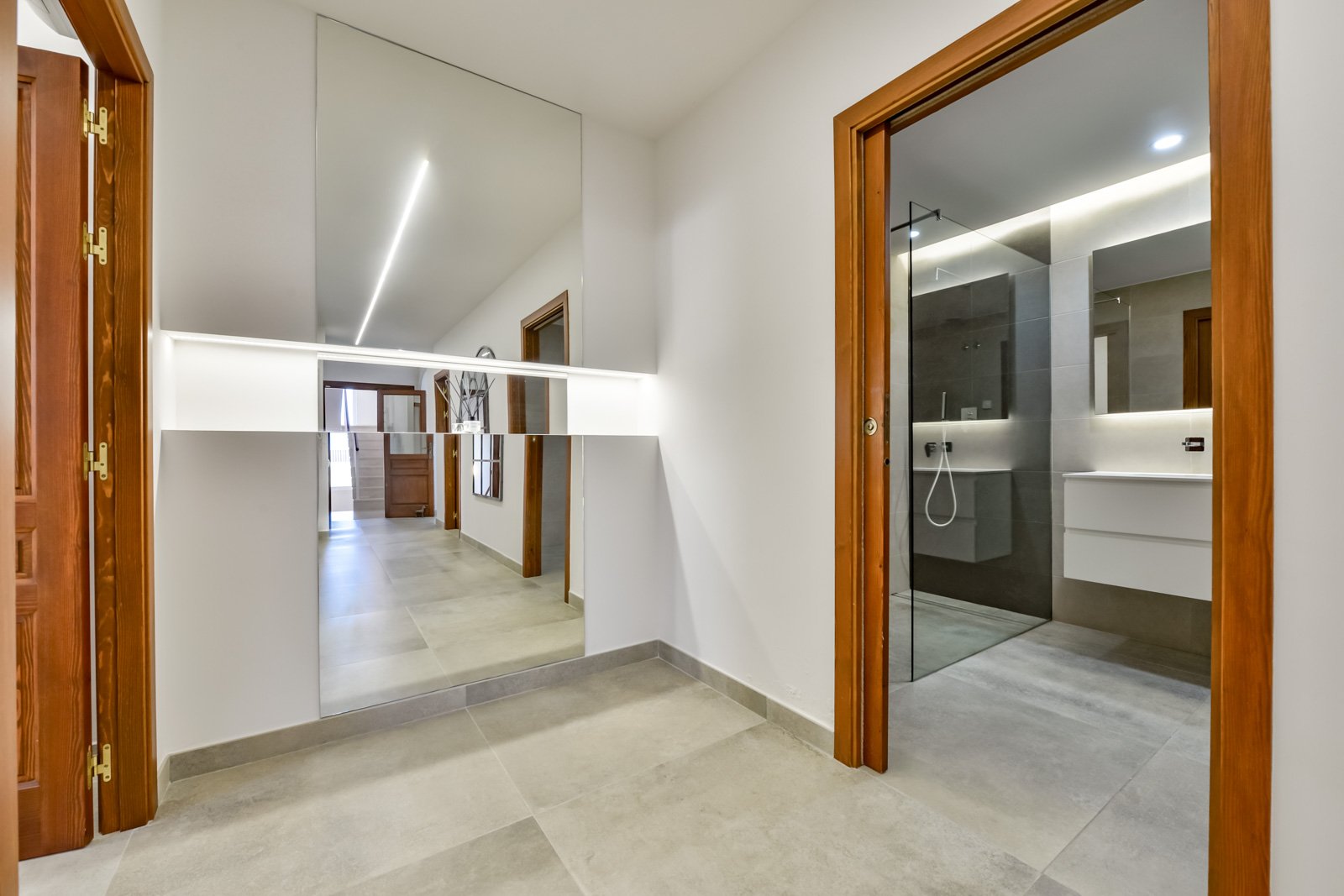 4495ALT Luxuriöse Villa mit Meerblick und geräumigem Gästehaus zum Verkauf in Sierra de Altea4495ALT Luxueuze villa met zeezicht en ruim gastenverblij