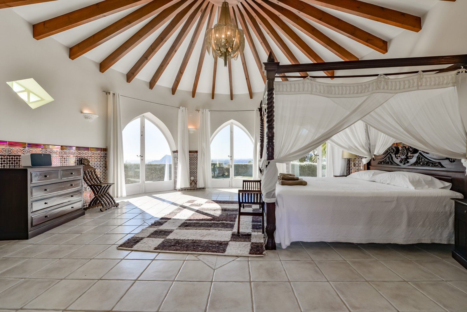 4495ALT Luxuriöse Villa mit Meerblick und geräumigem Gästehaus zum Verkauf in Sierra de Altea4495ALT Luxueuze villa met zeezicht en ruim gastenverblij