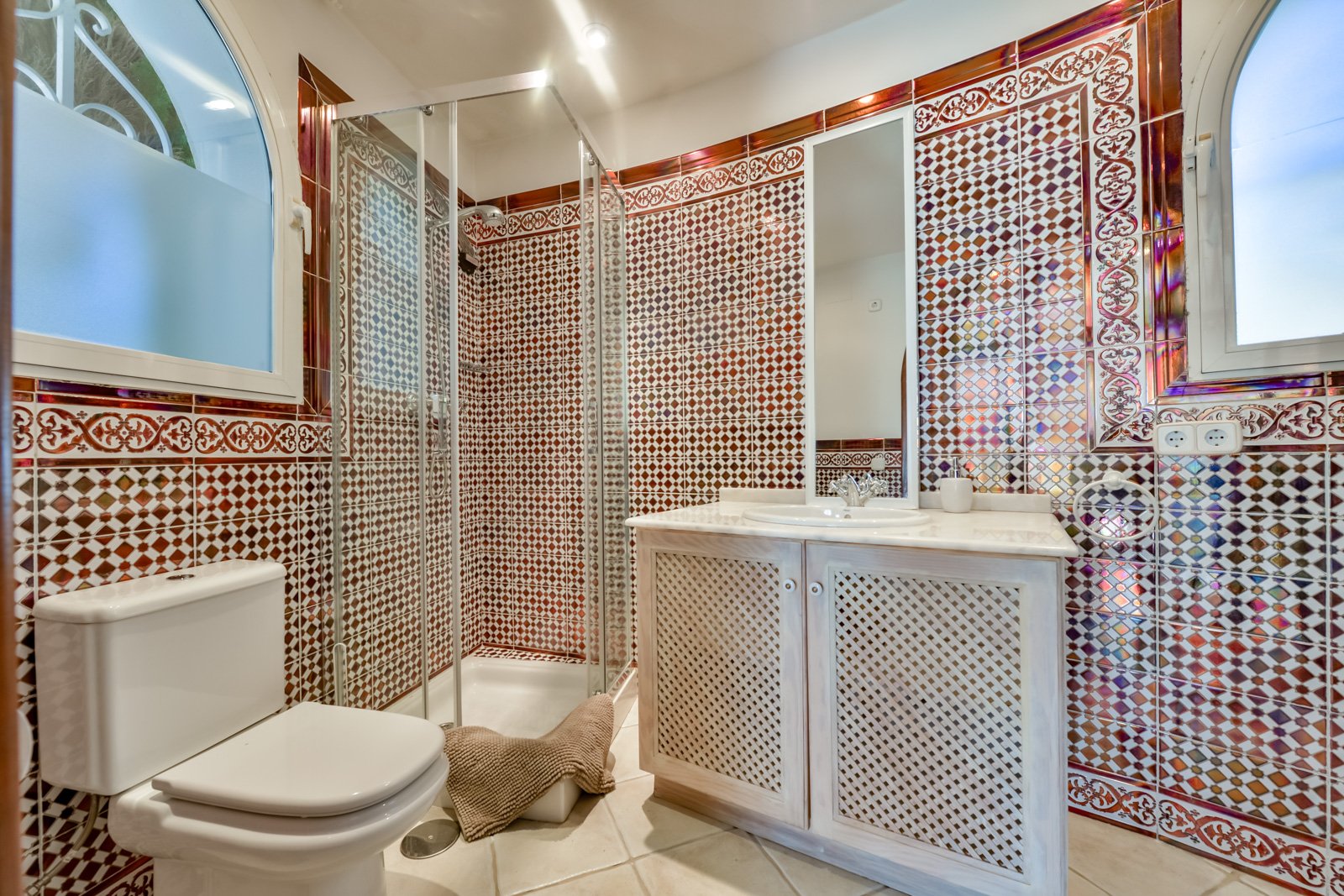 4495ALT Luxuriöse Villa mit Meerblick und geräumigem Gästehaus zum Verkauf in Sierra de Altea4495ALT Luxueuze villa met zeezicht en ruim gastenverblij