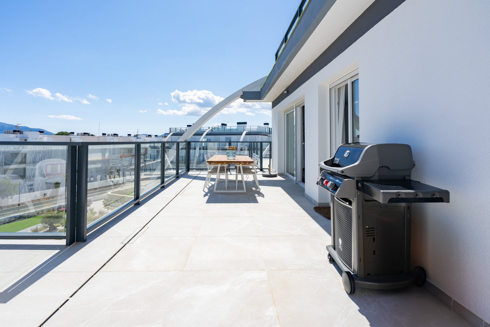 4502DEN Fantastisches modernes Penthouse direkt am Strand zu verkaufen in Denia