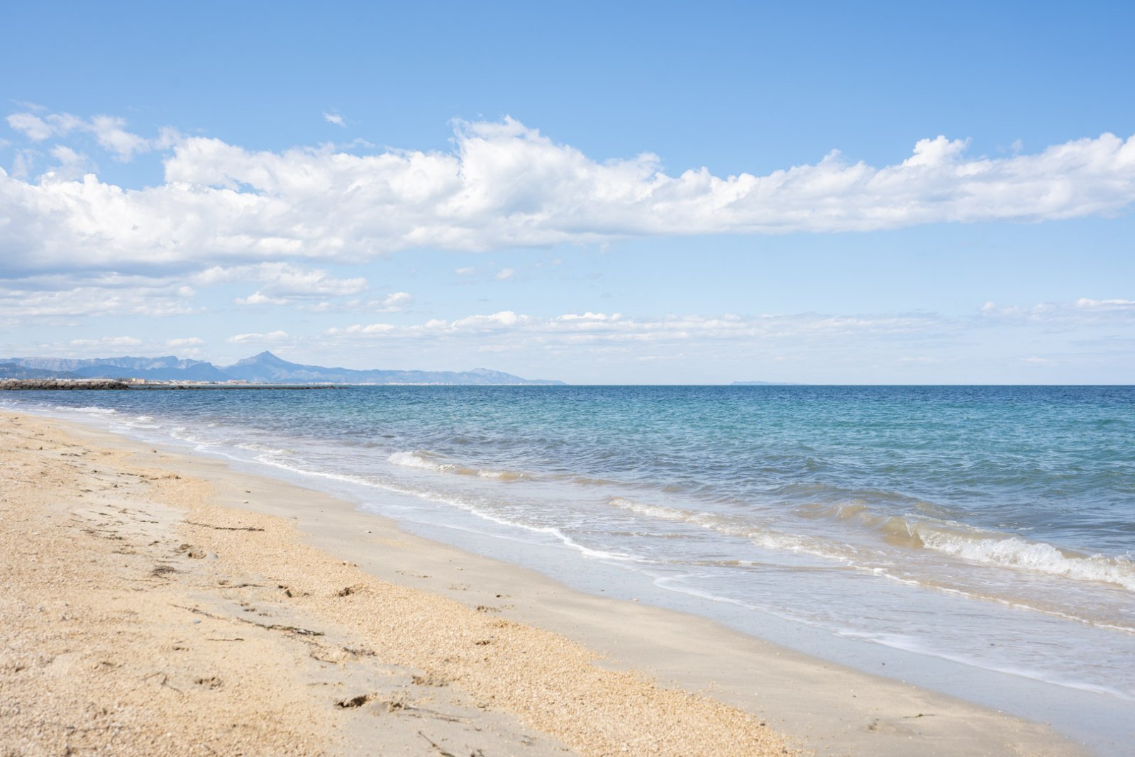 4502DEN Fantastisches modernes Penthouse direkt am Strand zu verkaufen in Denia