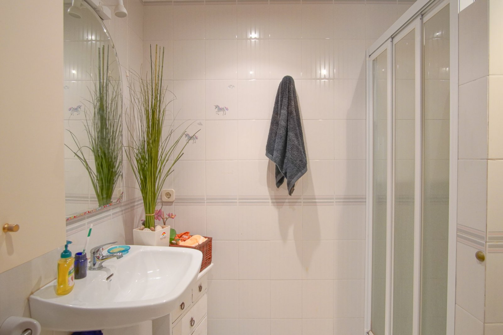 8256ALT Mediterrane Villa mit Teilblick auf das Meer und die Berge zum Verkauf in Altea.