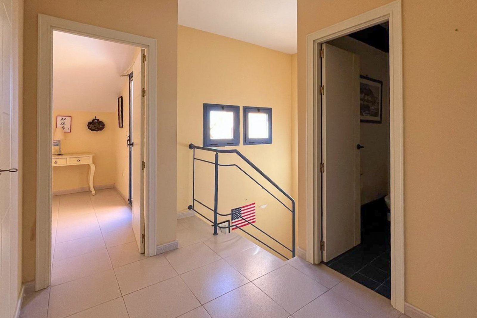 8269DEN Duplex-Penthouse mit Terrasse und teilweisem Meerblick zu verkaufen in Las Marina, Denia.