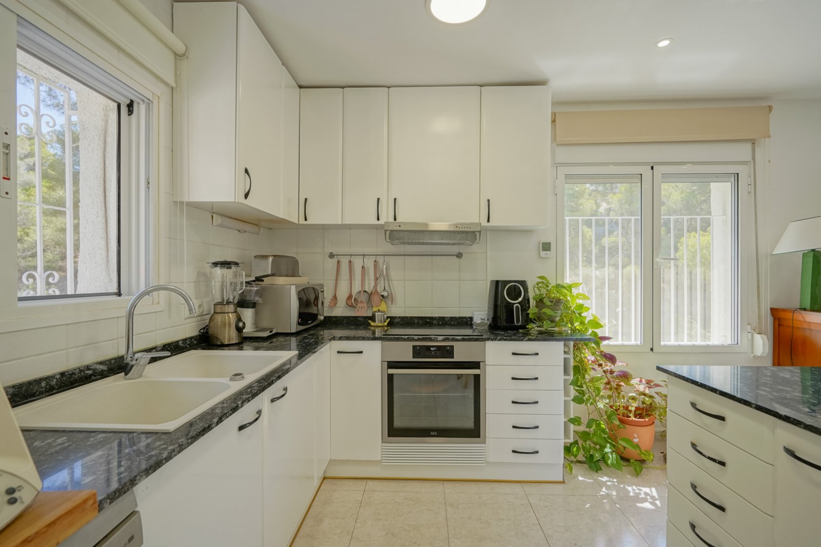 C4XY4540BEN Renovierte Villa mit geräumigem Gästehaus zum Verkauf in Benissa