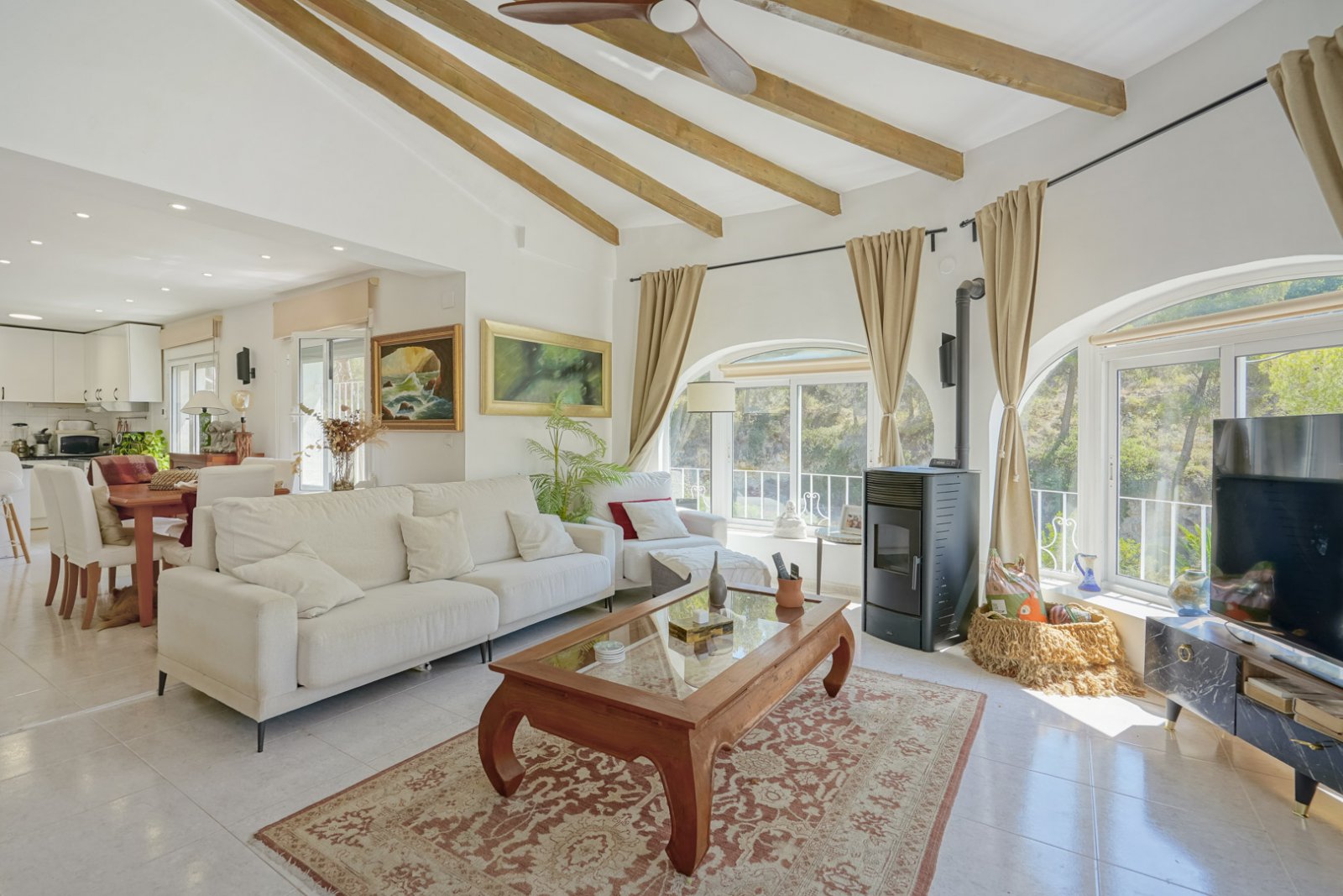 C4XY4540BEN Renovierte Villa mit geräumigem Gästehaus zum Verkauf in Benissa