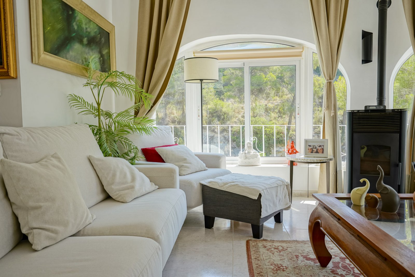 C4XY4540BEN Renovierte Villa mit geräumigem Gästehaus zum Verkauf in Benissa