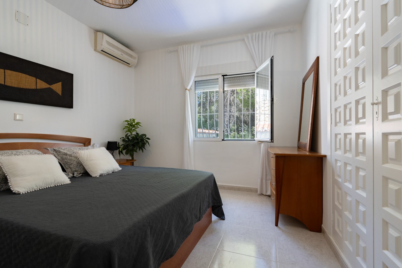 C4XY4540BEN Renovierte Villa mit geräumigem Gästehaus zum Verkauf in Benissa