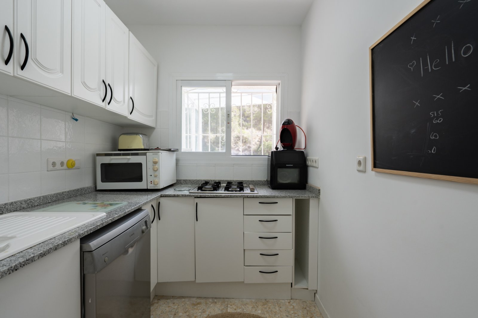 C4XY4540BEN Renovierte Villa mit geräumigem Gästehaus zum Verkauf in Benissa