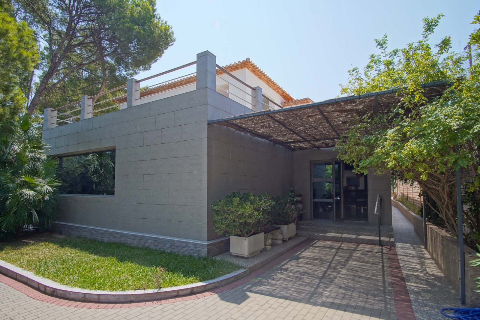 C4XY8285DEN Villa mit Meerblick, Gästeapartment und großem Grundstück zu verkaufen in Las Rotas, Denia.