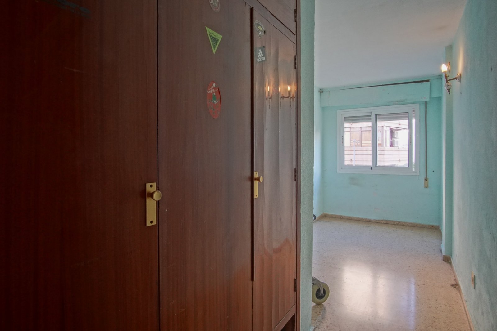 8302DEN Wohnung zum Verkauf in Denia zum Renovieren.