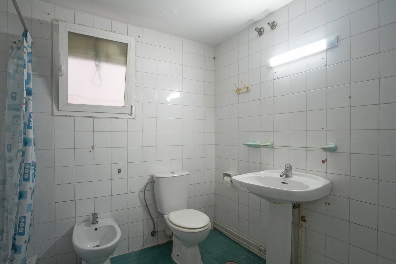 8302DEN Wohnung zum Verkauf in Denia zum Renovieren.