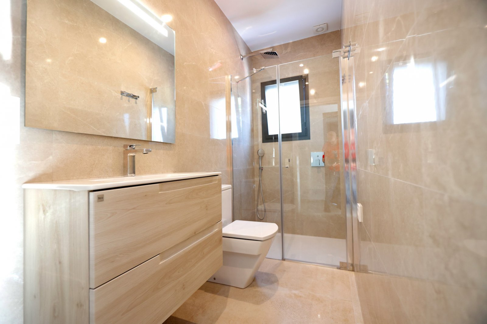 8308CAL Moderne Villa mit Bergblick, zu verkaufen in Calpe.