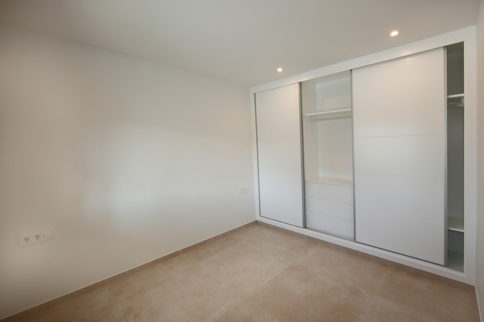 8308CAL Moderne Villa mit Bergblick, zu verkaufen in Calpe.