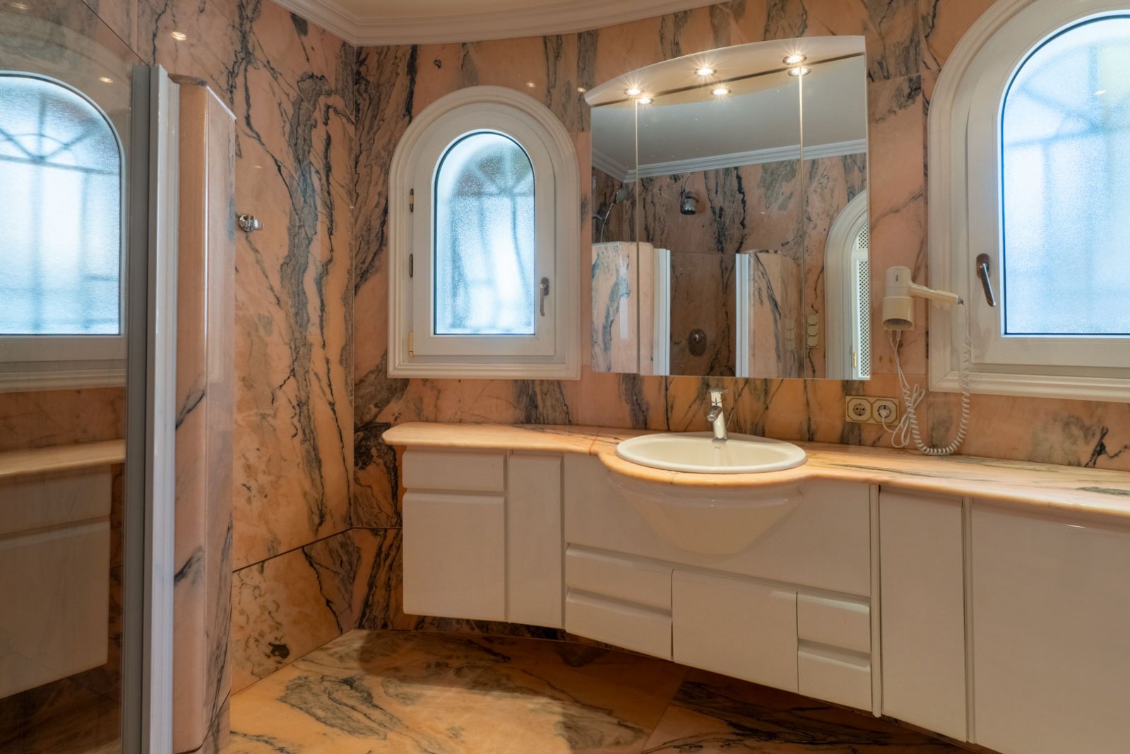 9006BEN Mediterrane Villa mit Panoramablick aufs Meer in Benissa zu verkaufen.