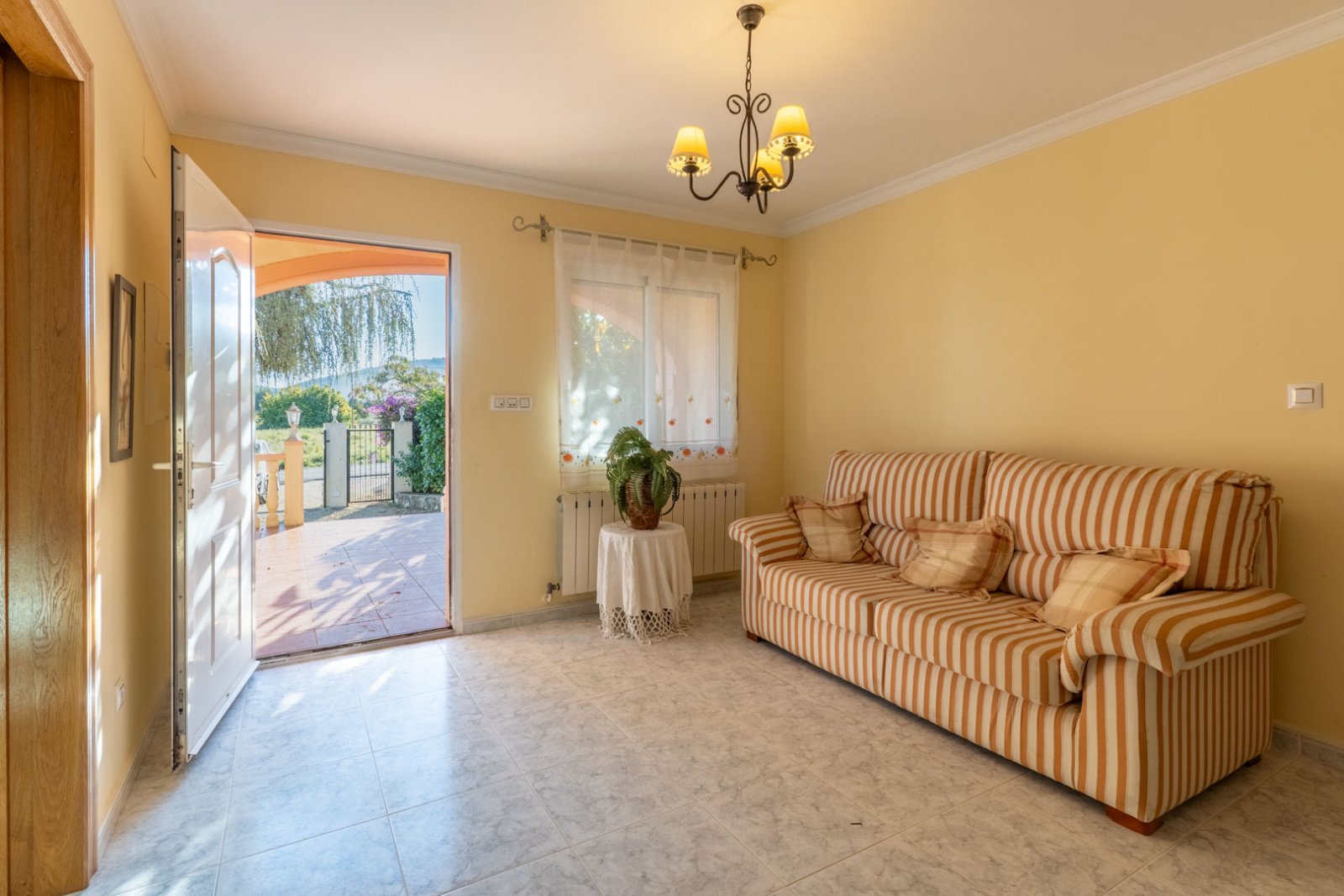 9007JAL Villa im mediterranen Stil zum Verkauf in Jalón.