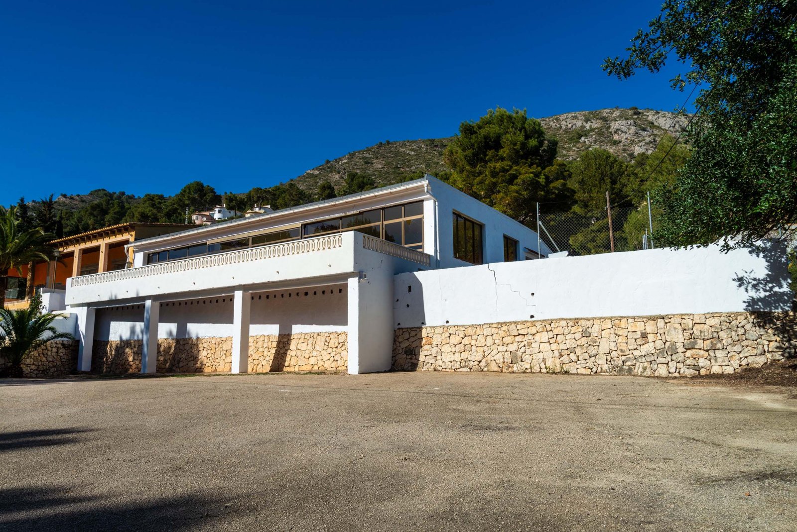 3537ALC Gewerbeimmobilie zum Verkauf in Alcalali