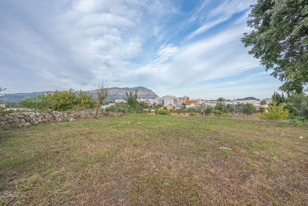 4154GAT Großes Grundstück mit halbfertiger Finca in Gata de Gorgos zu verkaufen