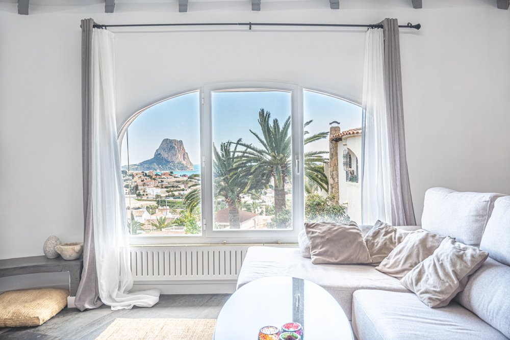 4223CAL Renovierte Villa mit Meerblick und gutem Mietpotenzial zum Verkauf nahe dem Zentrum von Calpe