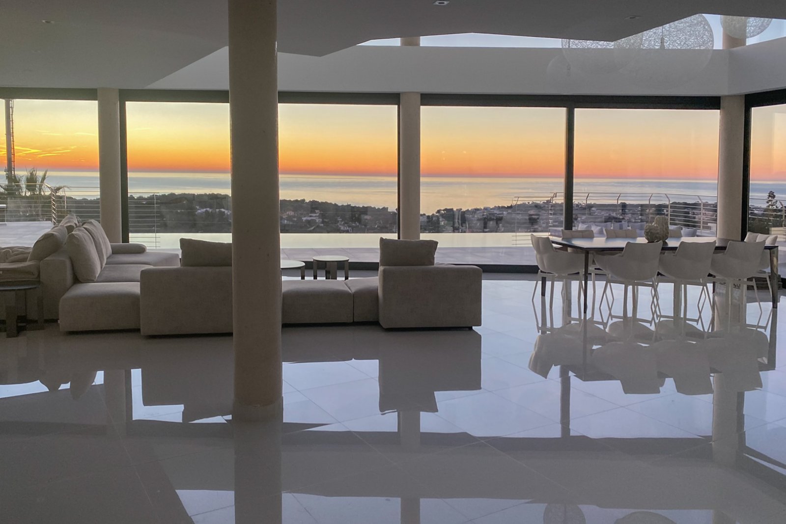 4442BEN Moderne Villa mit atemberaubendem Meerblick in Benissa zu verkaufen