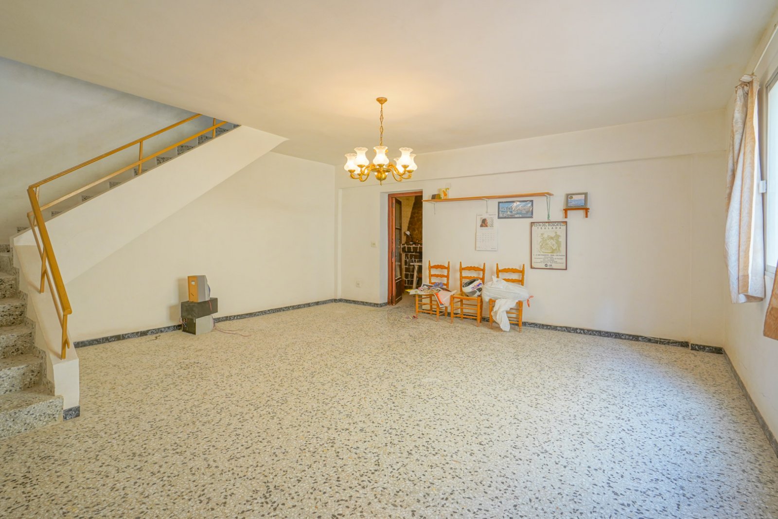 4466BEN Doppelhaushälfte mit 7 Schlafzimmern im Zentrum von Benissa zu verkaufen,