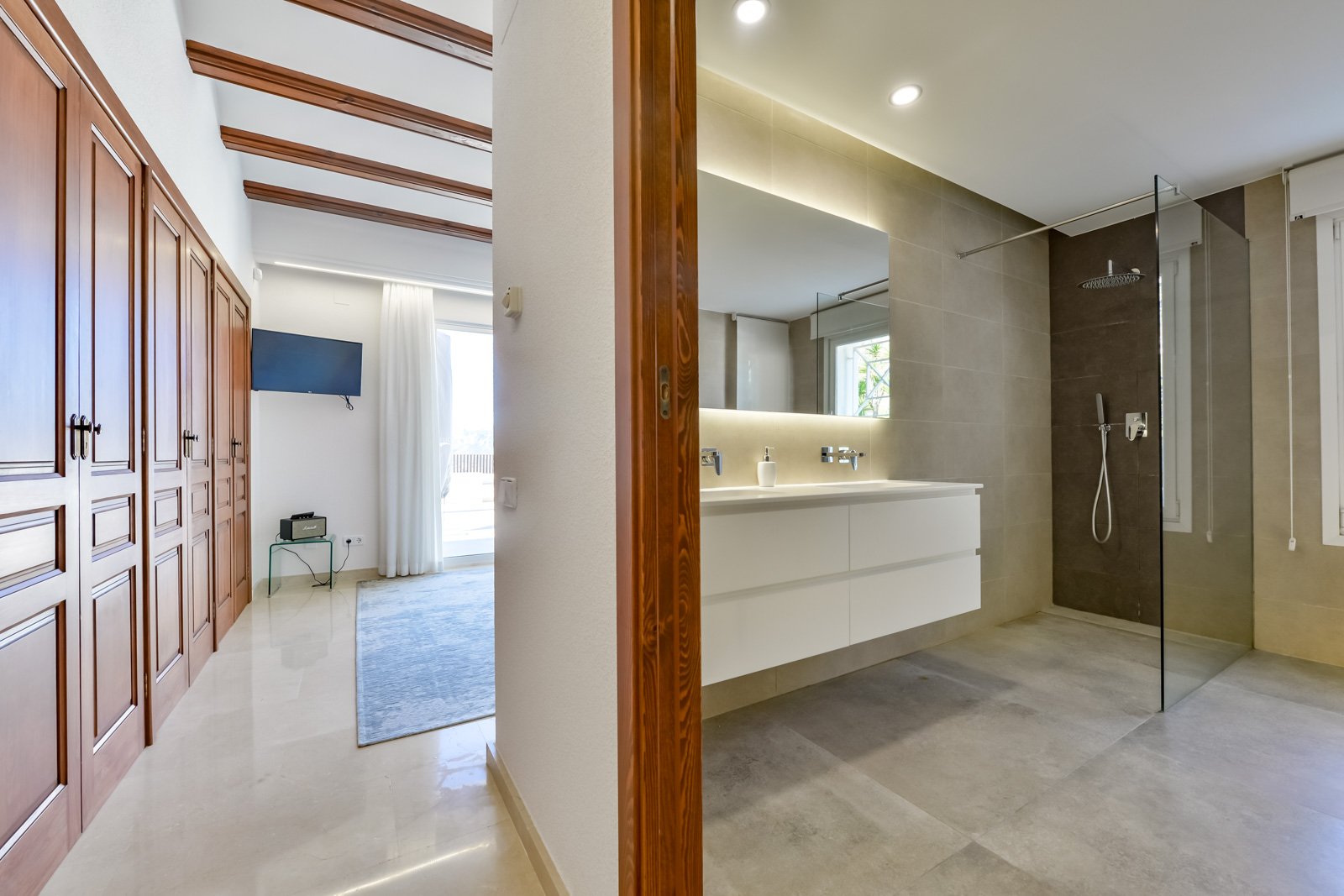 4495ALT Luxuriöse Villa mit Meerblick und geräumigem Gästehaus zum Verkauf in Sierra de Altea4495ALT Luxueuze villa met zeezicht en ruim gastenverblij