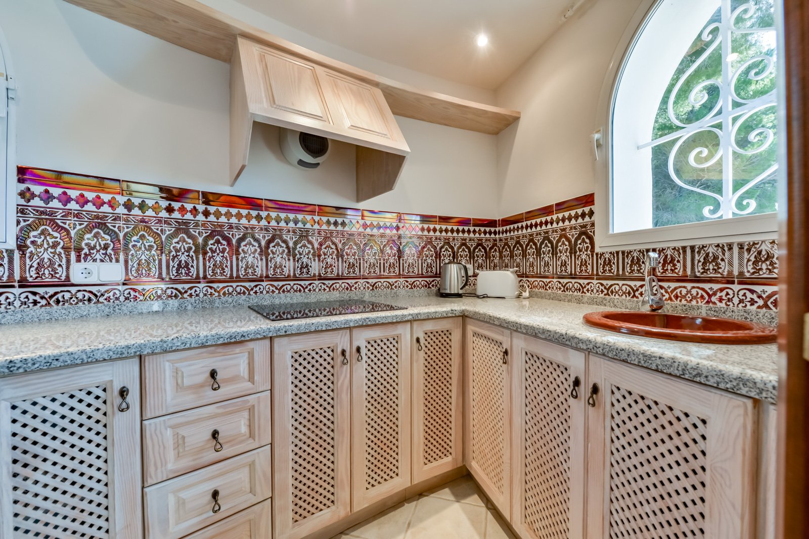 4495ALT Luxuriöse Villa mit Meerblick und geräumigem Gästehaus zum Verkauf in Sierra de Altea4495ALT Luxueuze villa met zeezicht en ruim gastenverblij