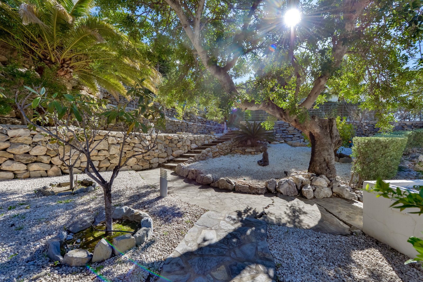 4495ALT Luxuriöse Villa mit Meerblick und geräumigem Gästehaus zum Verkauf in Sierra de Altea4495ALT Luxueuze villa met zeezicht en ruim gastenverblij